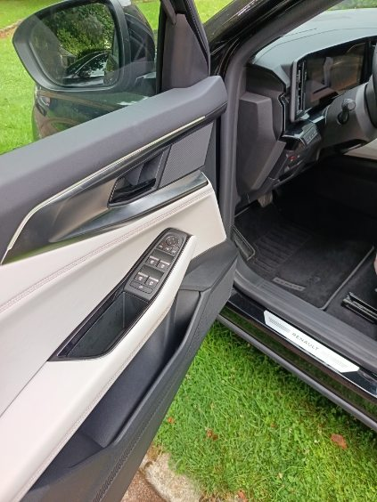 RENAULT Espace E-tech Hybrid 200 Iconic